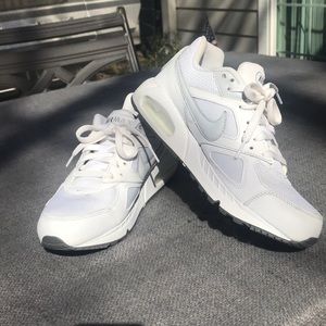 Like new women’s all white nike Air Max